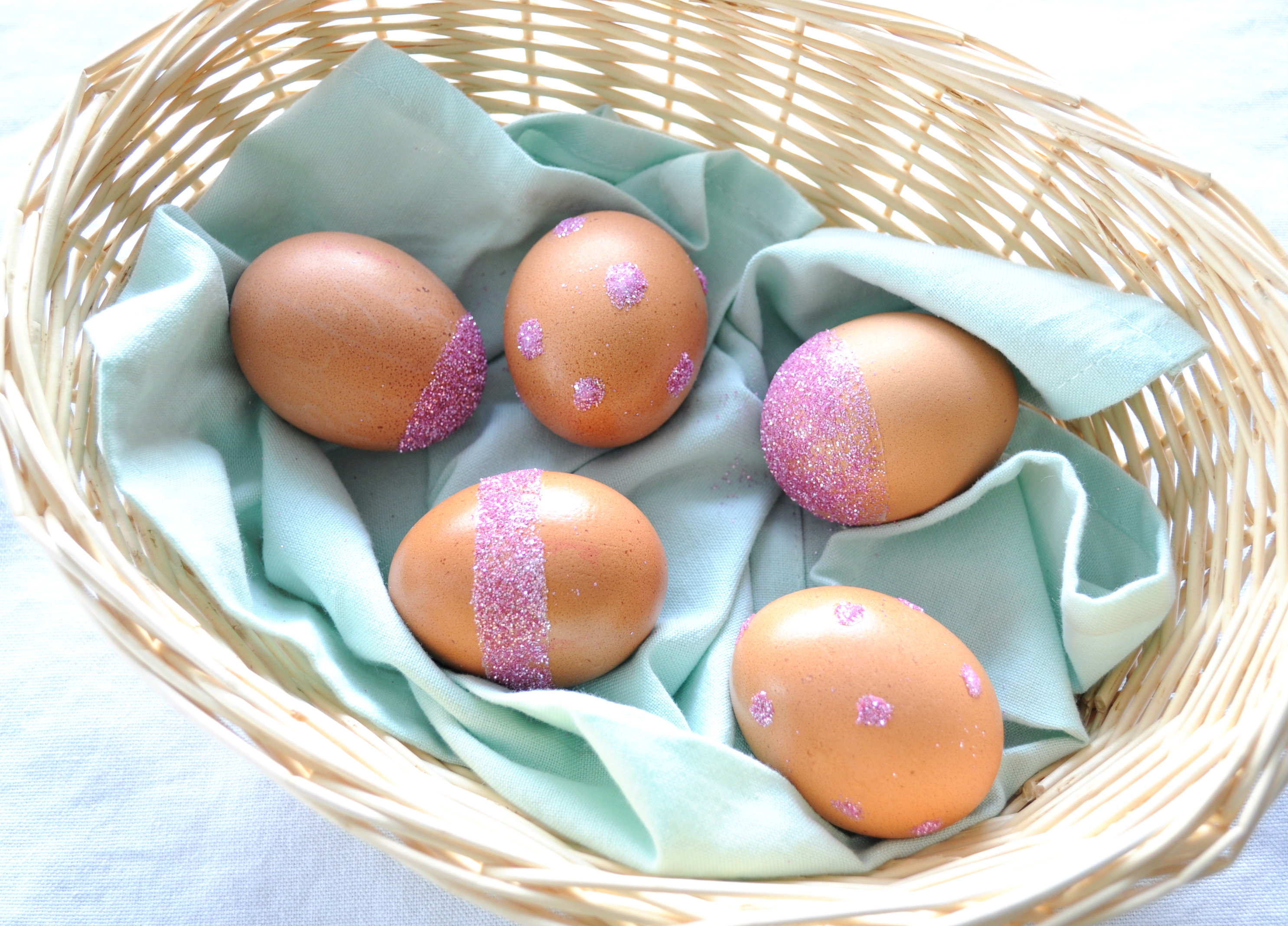 paaseieren versieren met glitter voor pasen
