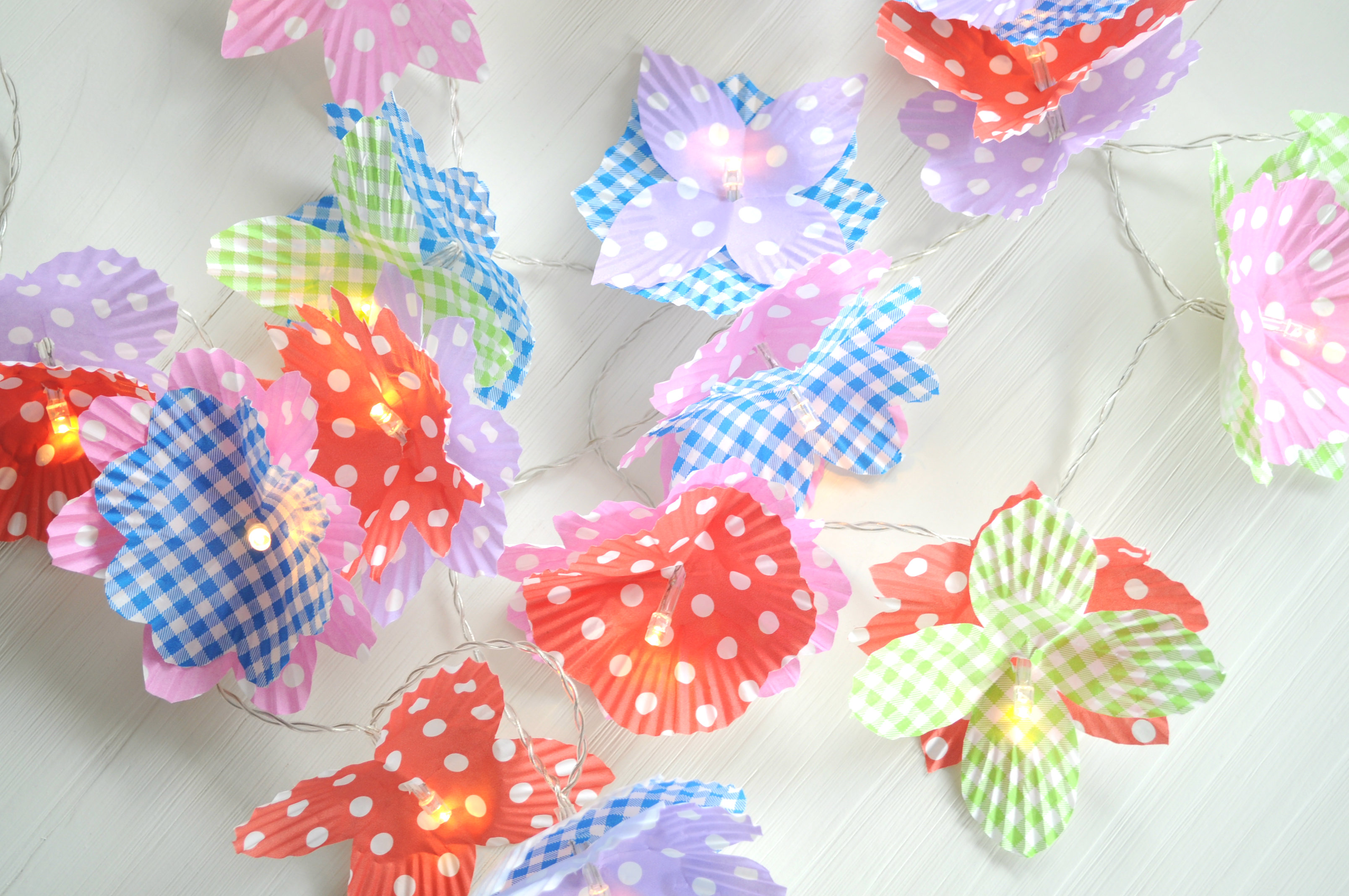 amuses met bloemen diy lichtsnoer met bloemen so celebrate amuses met bloemen diy lichtsnoer met bloemen so celebrate