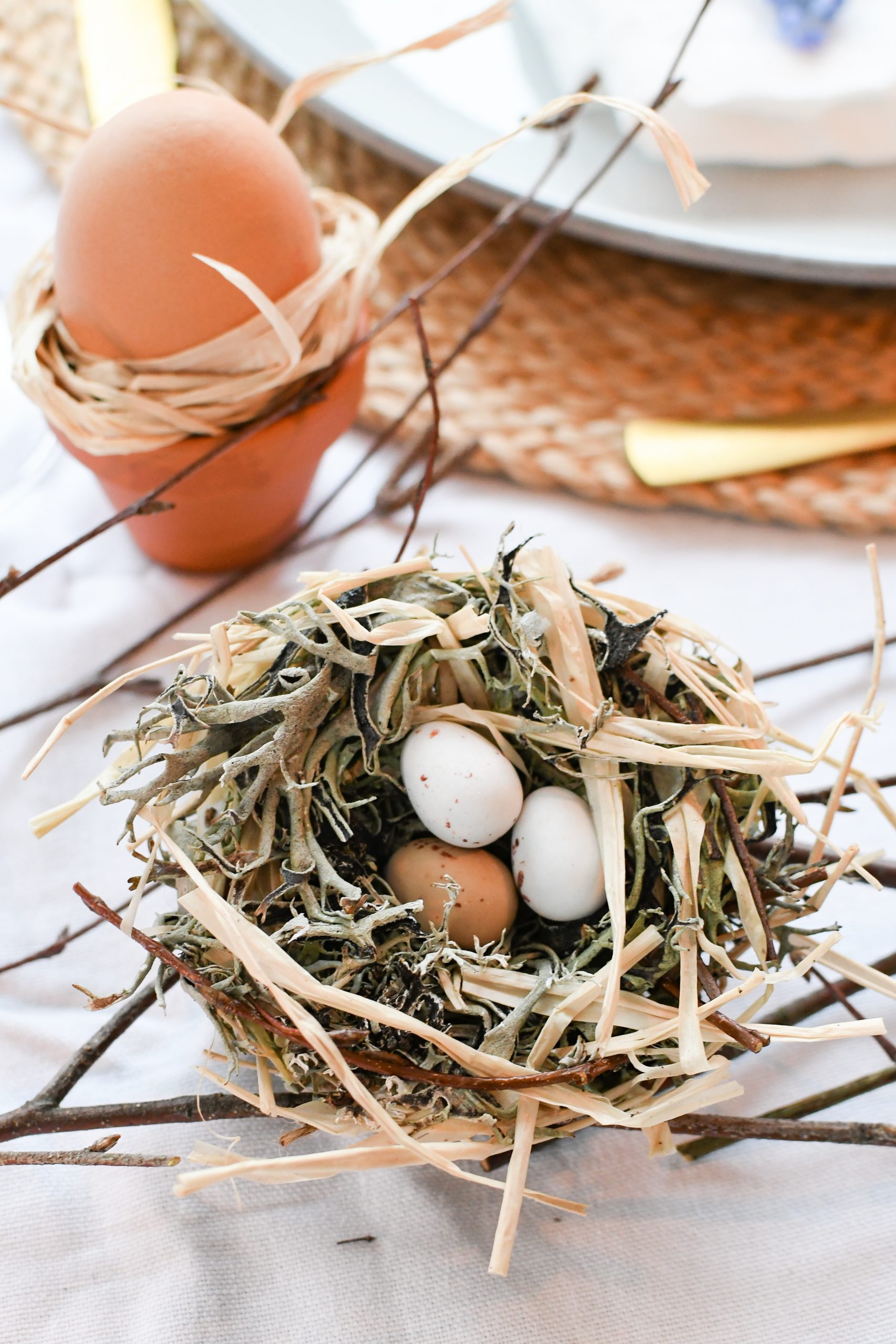 borddecoratie pasen tafel versieren vogelnestje maken