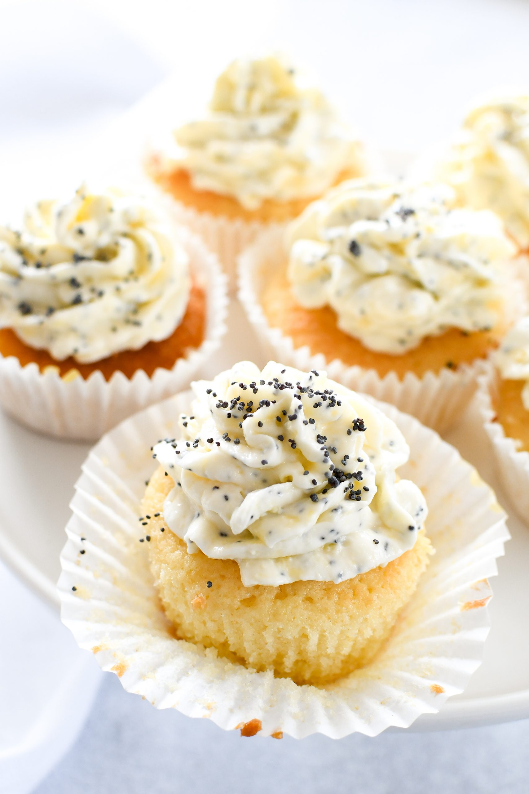 cupcakes met lemon curd en maanzaad