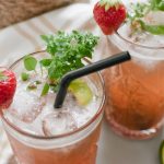 Strawberry basil cocktail (met of zonder alcohol)