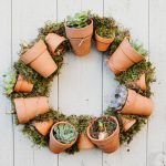 DIY | Krans maken met terracotta potjes & vetplantjes