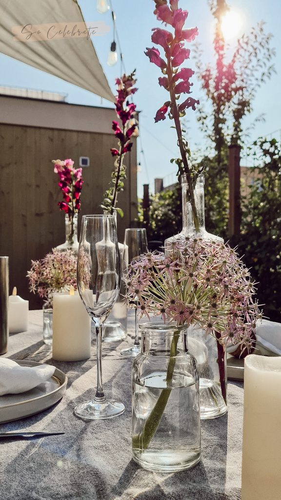 de tuintafel dekken, versieren en decoreren