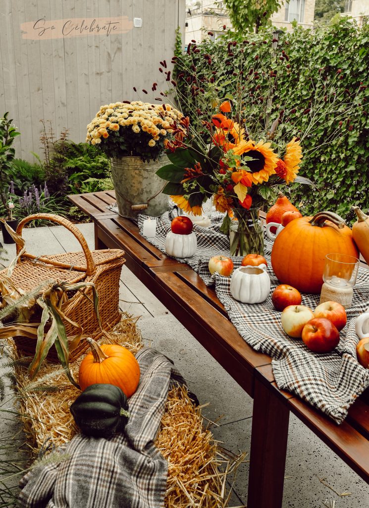 herfstdecoratie in de tuin