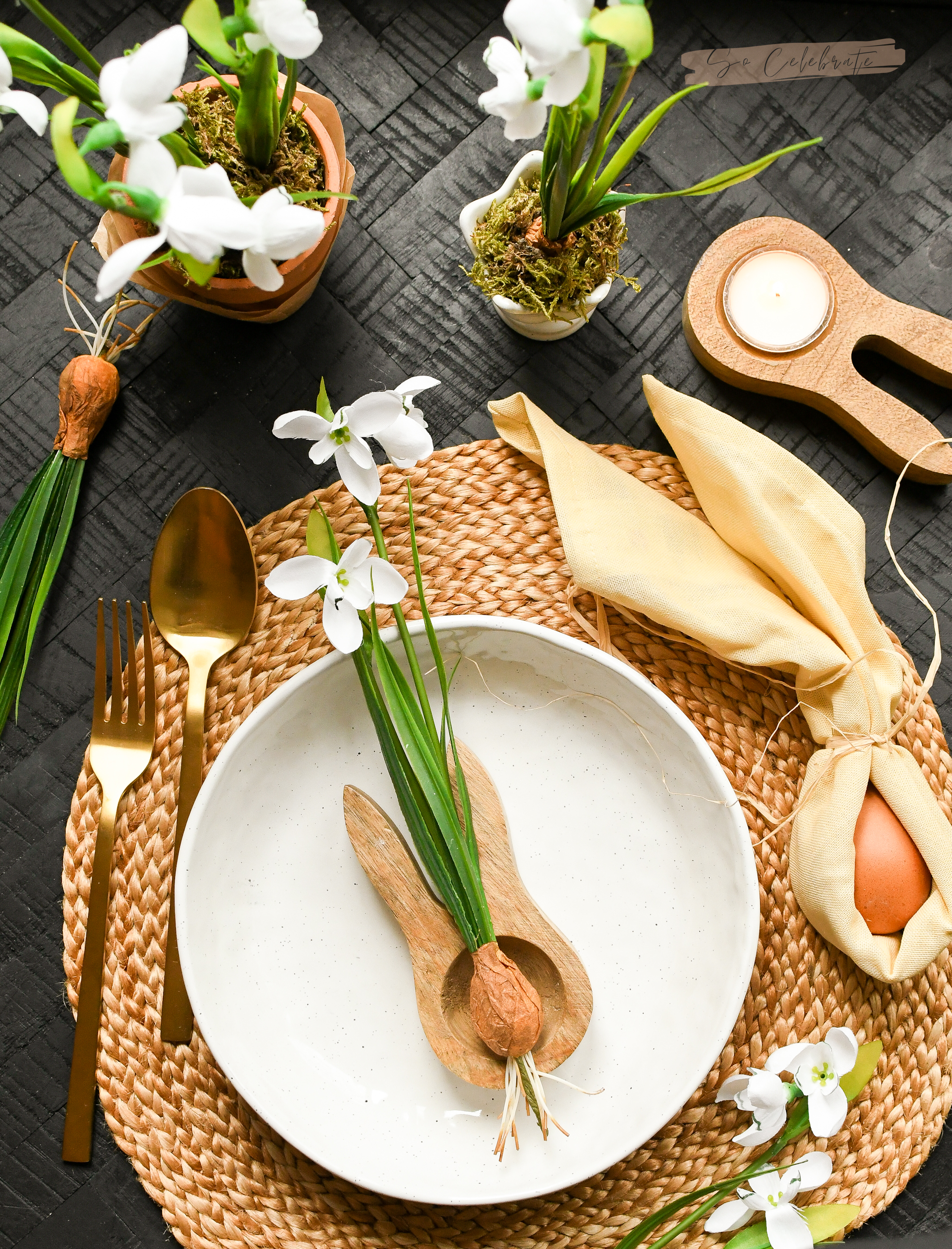 sneeuwklokjes voorjaarsdecoratie tafel dekken