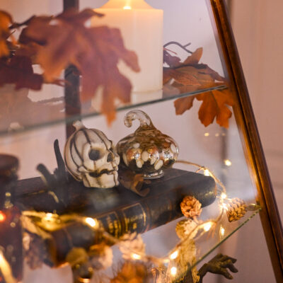 Decoratie-idee | Rariteitenkabinet voor Halloween